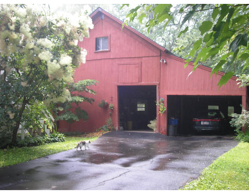26 Spaulding Street Amherst, MA 01002 - Photo 3 of 10 Gallery Image 3