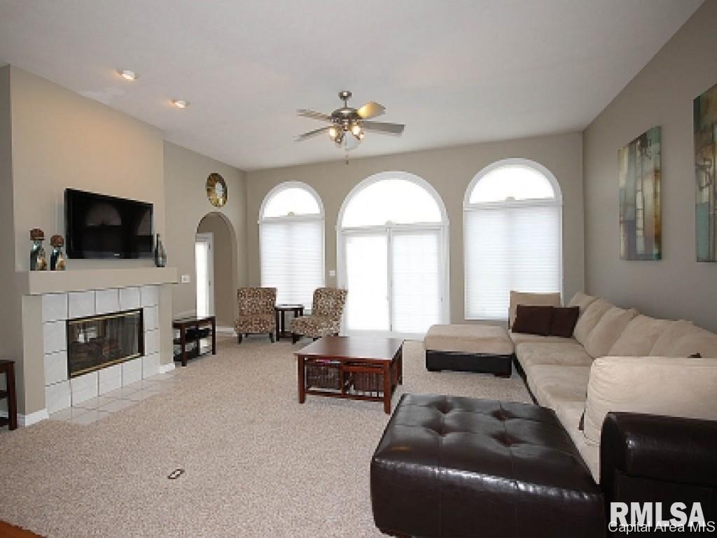 3904 Rocky Falls Road Springfield, IL 62711 - Photo 3 of 22
