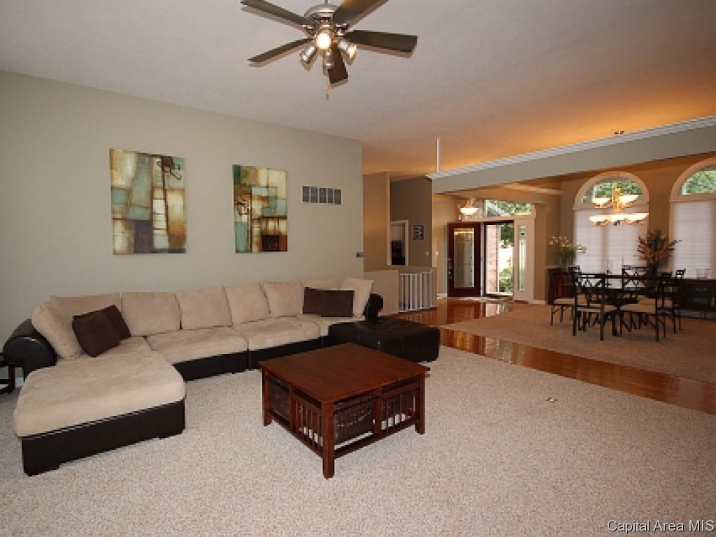 3904 Rocky Falls Road Springfield, IL 62711 - Photo 4 of 22