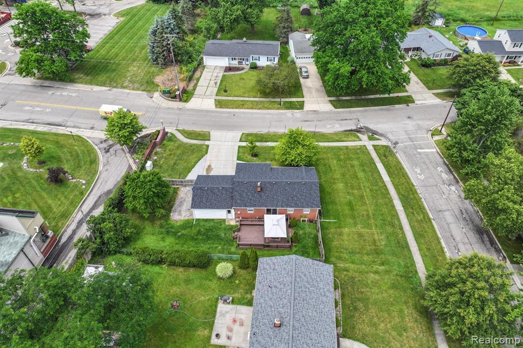 220 Old Bridge Road Grand Blanc, MI 48439 - Photo 29 of 33 Gallery Image 29