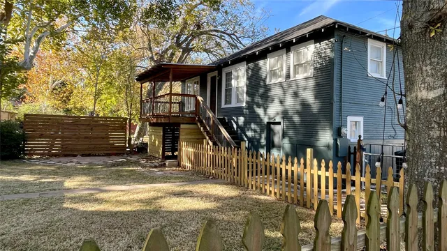 $900 | 308 West Sidnor Street, Alvin, TX 77511