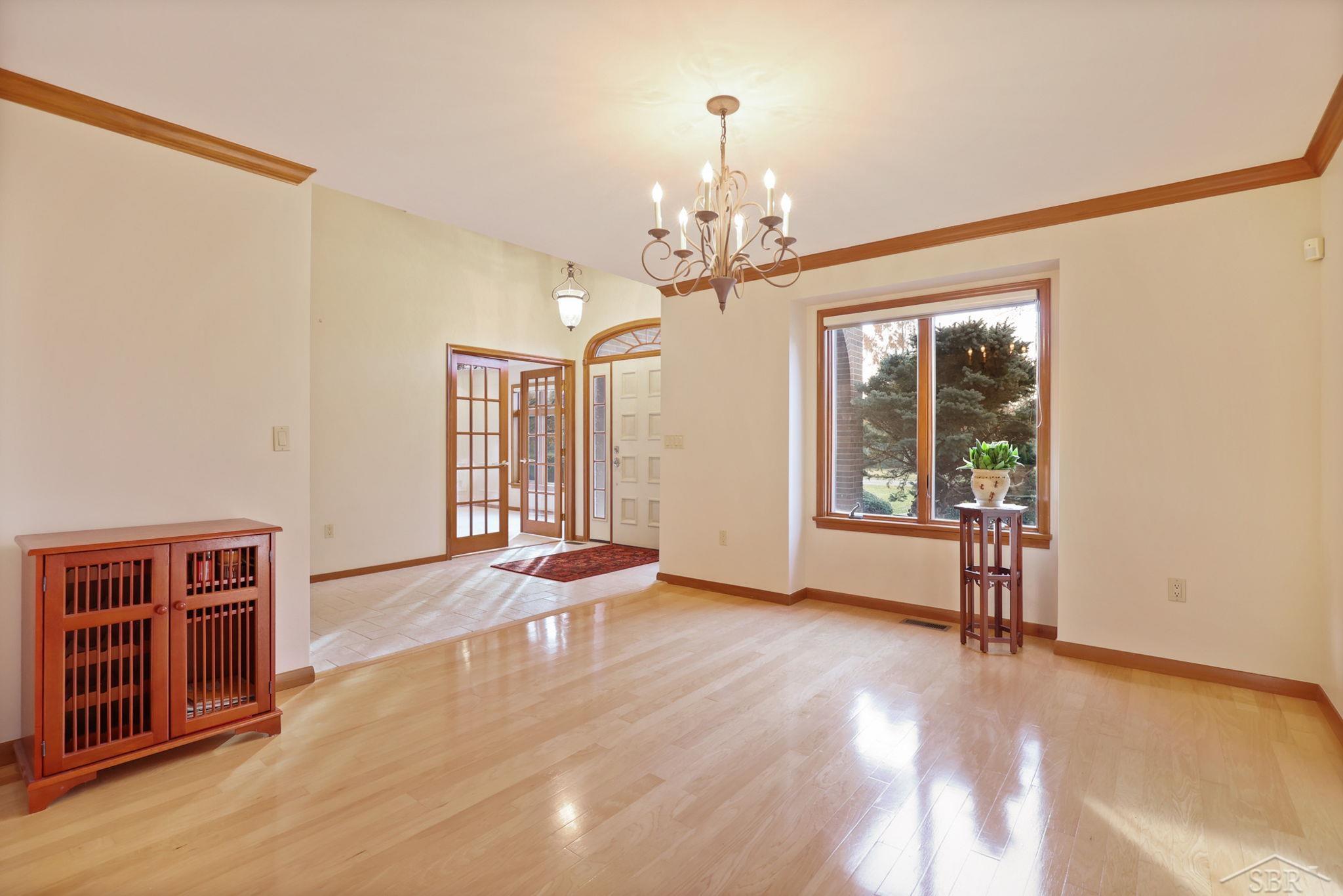 3622 Sunningdale Road North Saginaw, MI 48604 - Photo 6 of 44 50188075-5bbbfb3f-416f-42c8-be27-ae01677487e4.JPG