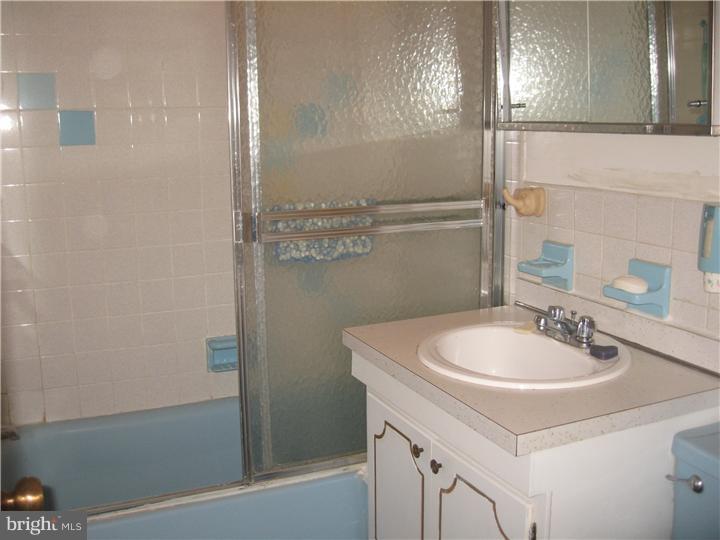 3328 Chesterfield Road Philadelphia, PA 19114 - Photo 16 of 23 Gallery Image 16