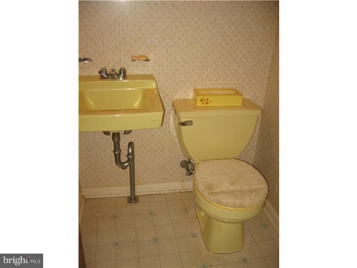 3328 Chesterfield Road Philadelphia, PA 19114 - Photo 17 of 23 Gallery Image 17