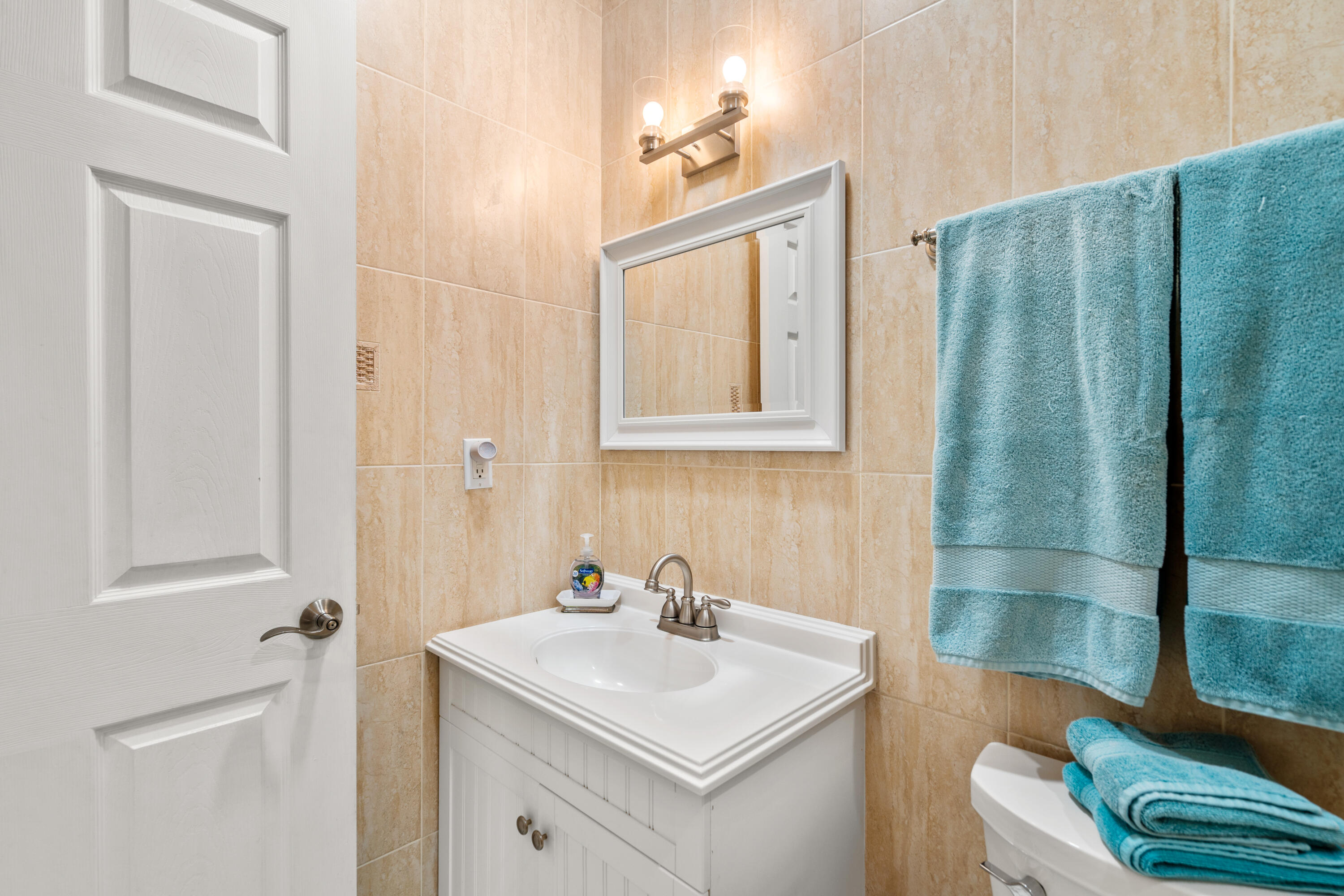 312 Ryan Avenue Key Largo, FL 33037 - Photo 29 of 47 a bathroom with a sink a toilet and shower