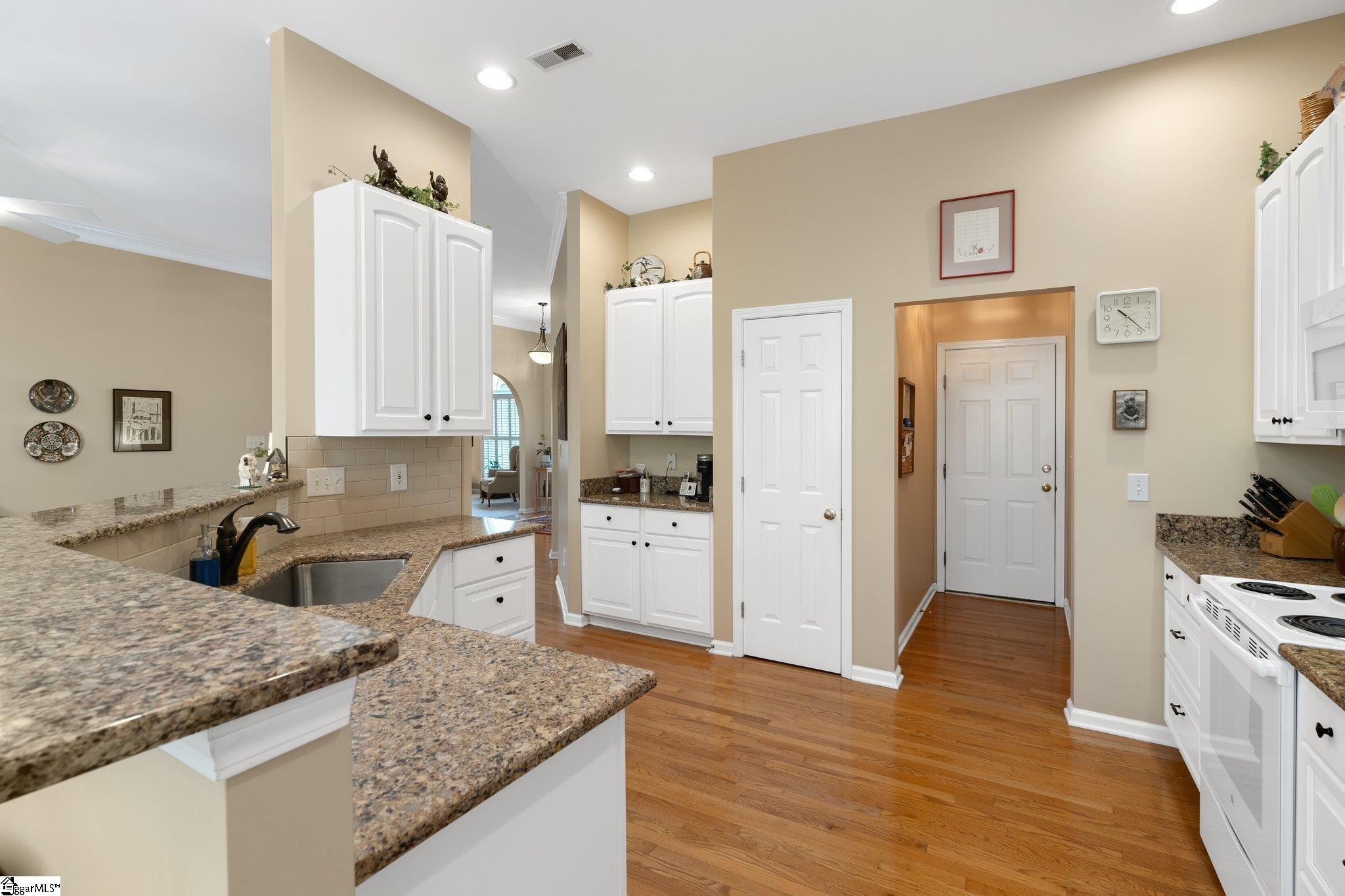 25 Bentley Way Greer, SC 29650 - Photo 13 of 31