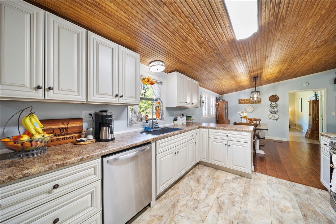2136 Judge Brown Road Valley, AL 36854 - Photo 8 of 29 Gallery Image 8