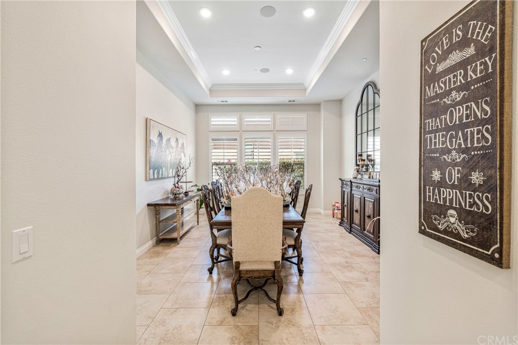 81094 Monarchos Circle La Quinta, CA 92253 - Photo 16 of 43 a dining room with furniture and window