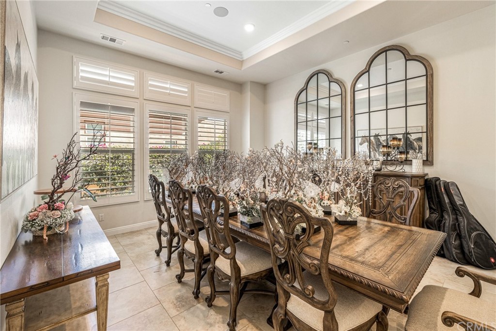 81094 Monarchos Circle La Quinta, CA 92253 - Photo 17 of 43 a view of a livingroom with furniture and window