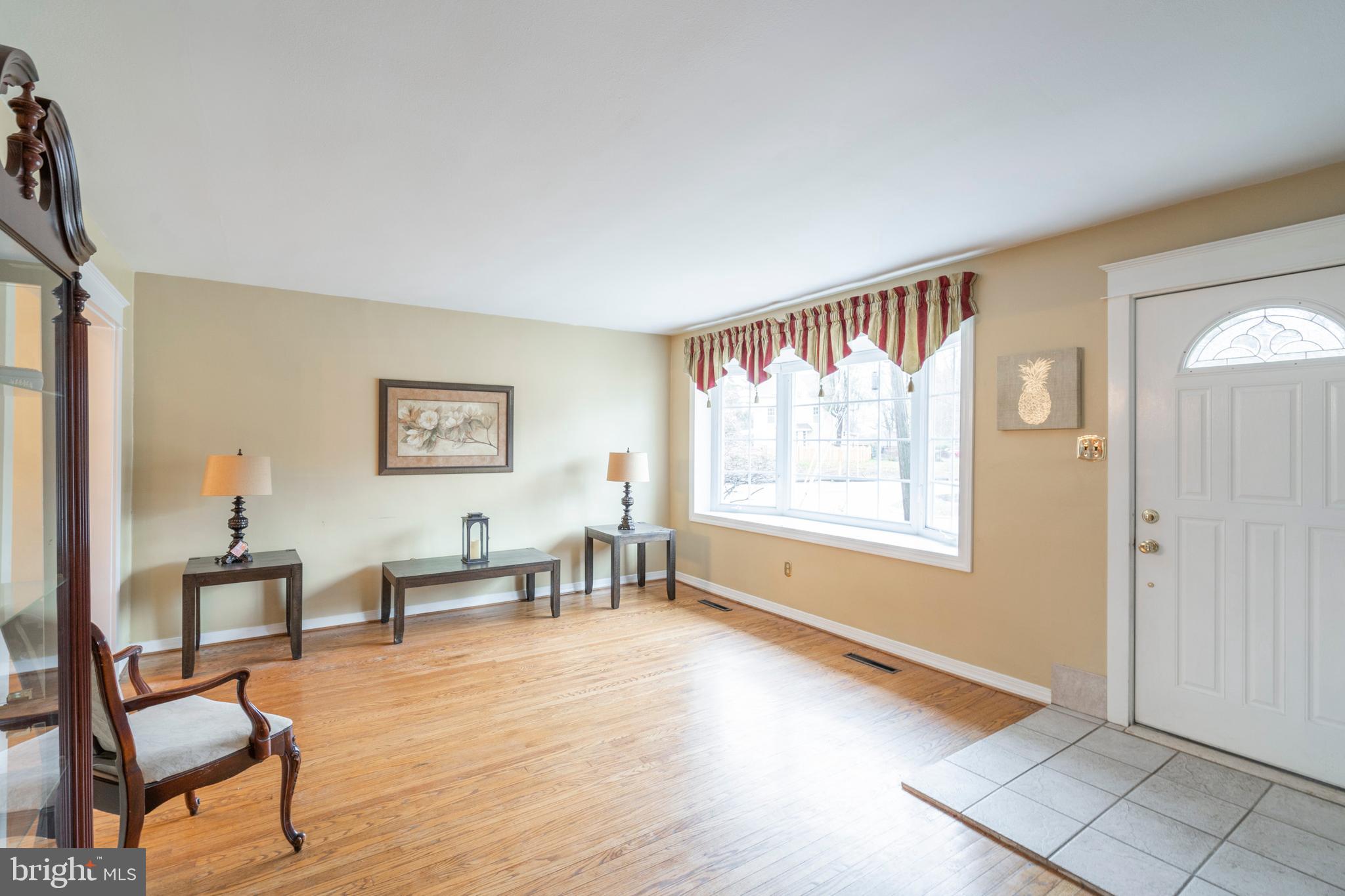 102 Penn Oak Road Flourtown, PA 19031 - Photo 3 of 27