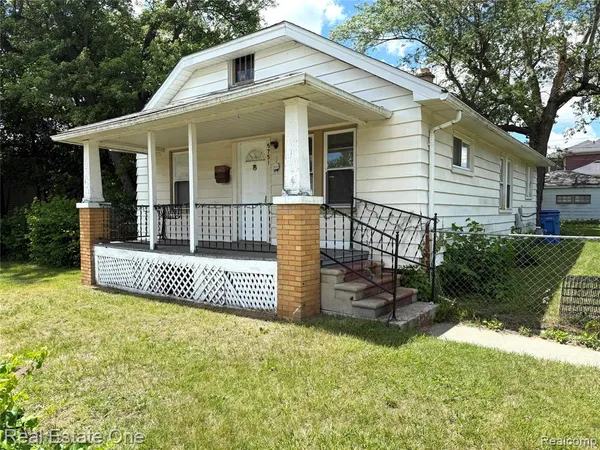 $1,395 | 5751 Drexel Street, Dearborn Heights, MI 48127