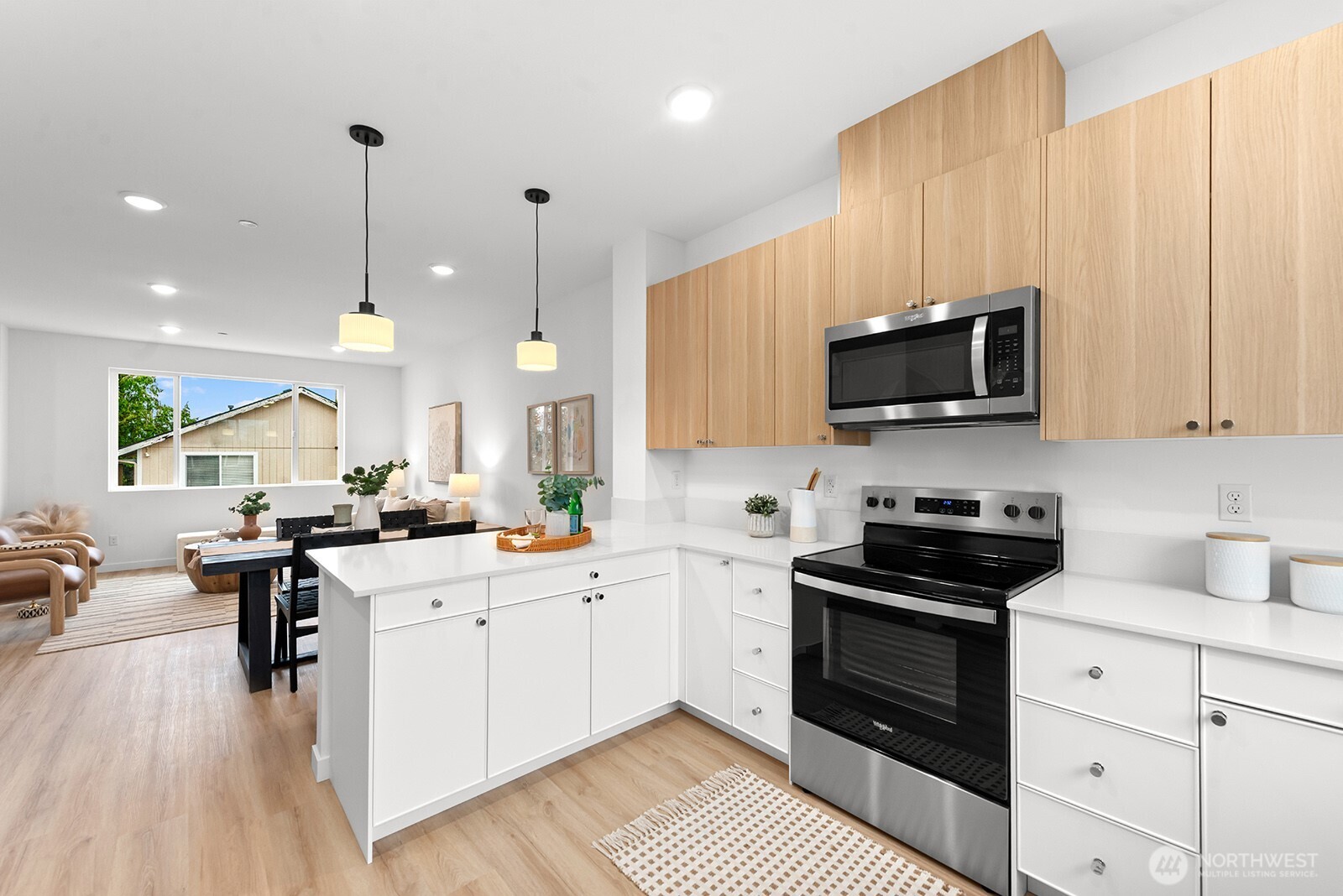 1423 Southwest 111th Lane Seattle, WA 98146 - Photo 19 of 38