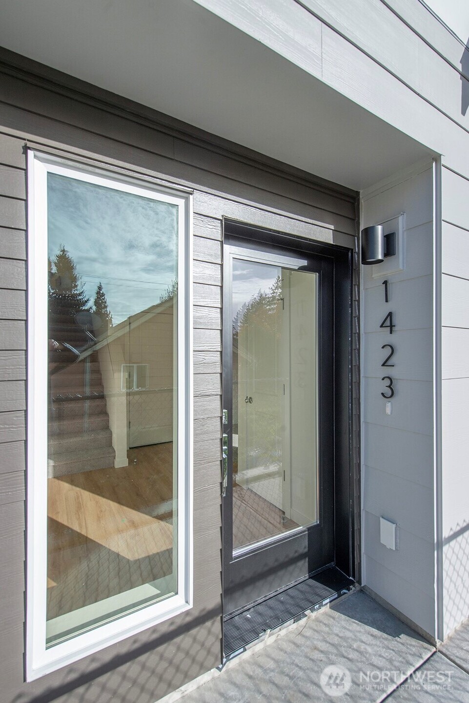 1423 Southwest 111th Lane Seattle, WA 98146 - Photo 2 of 38