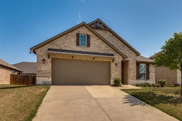 $344,000 | 807 Woodcrest Drive, Ennis, TX 75119