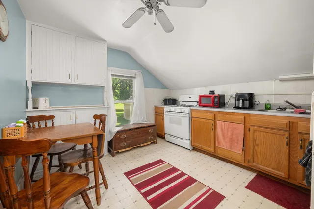 $249,900 | 732 Park Avenue, Sycamore, IL 60178