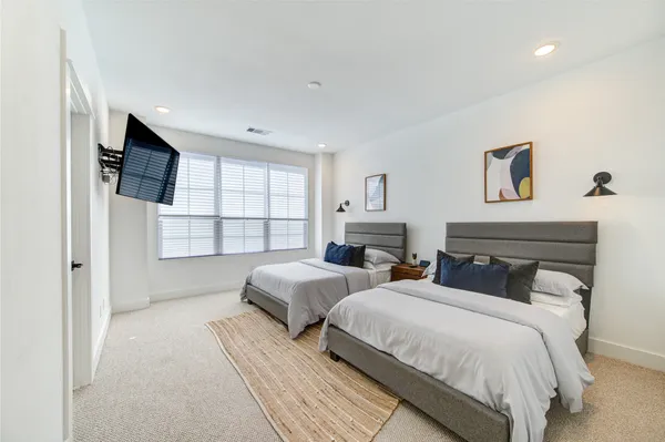 $2,200 | 2906 Stevens Street, Houston, TX 77026