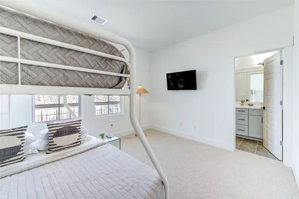 $2,200 | 2906 Stevens Street, Houston, TX 77026