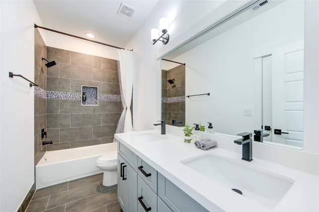 $2,250 | 2906 Stevens Street, Houston, TX 77026