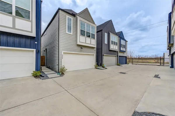 $2,200 | 2906 Stevens Street, Houston, TX 77026