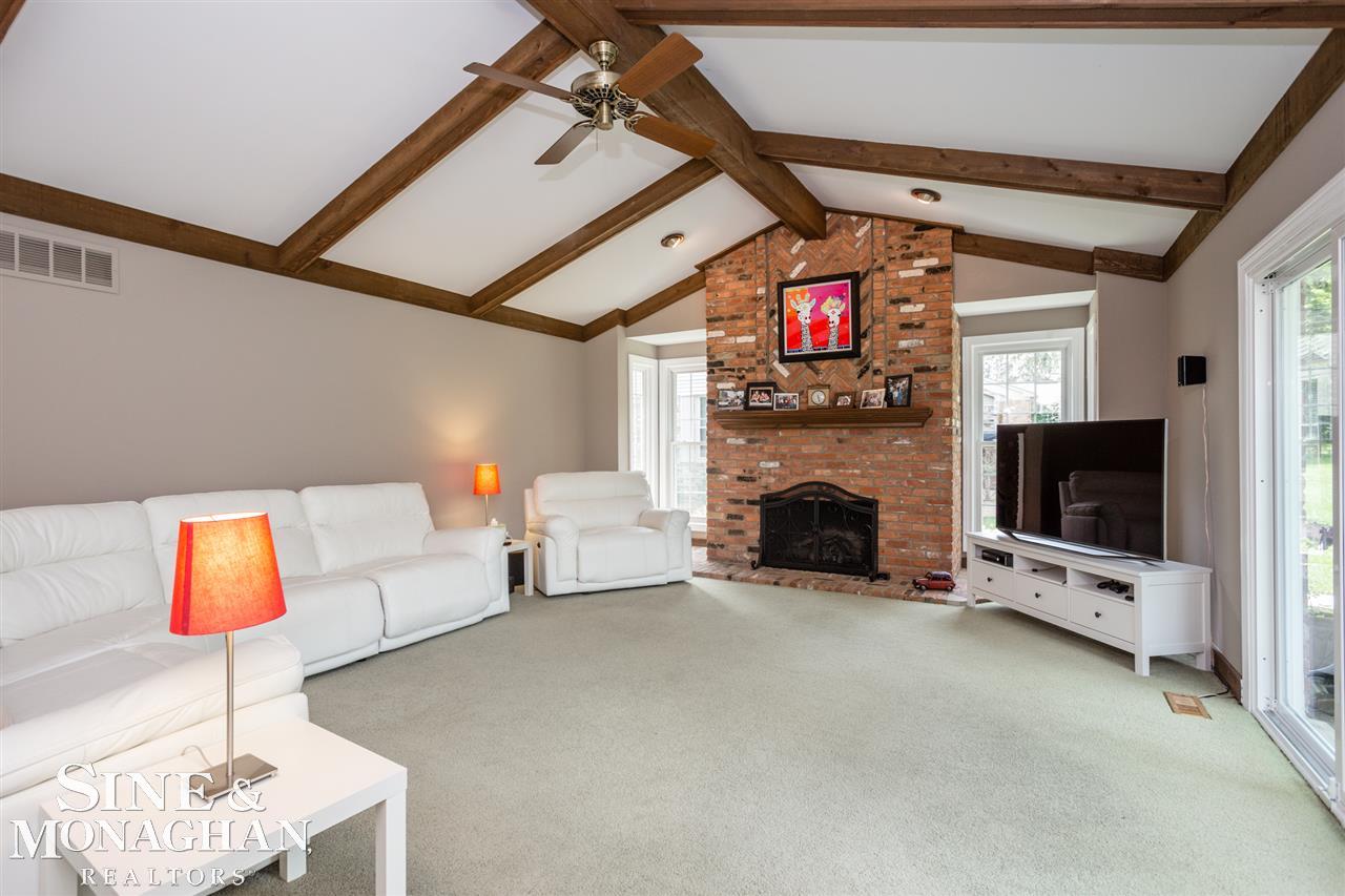 422 Lake Forest Road Rochester Hills, MI 48309 - Photo 18 of 59