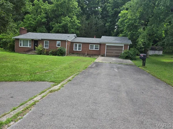 $185,000 | 21702 North State Highway North, Marble Hill, MO 63764