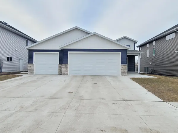 $469,900 | 2308 36th Avenue South, Moorhead, MN 56560