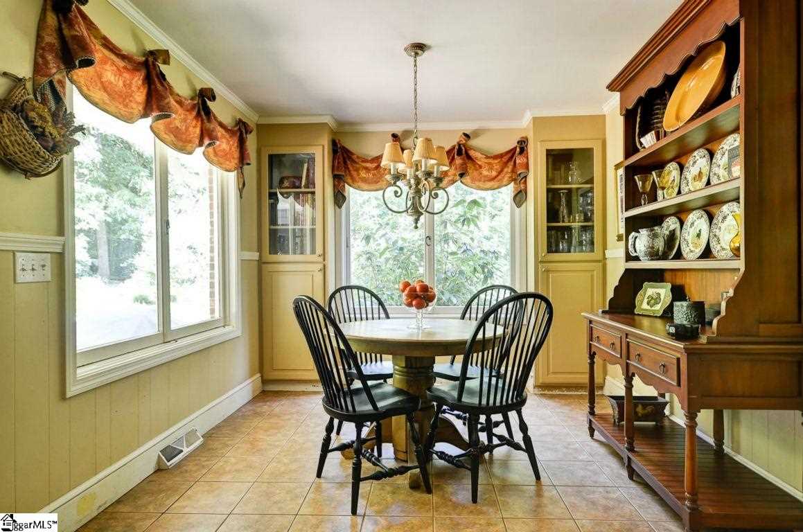 16 Kensington Road Greenville, SC 29617 - Photo 3 of 15 Gallery Image 3
