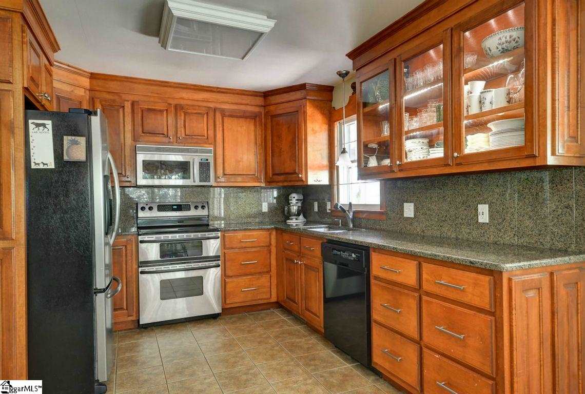 16 Kensington Road Greenville, SC 29617 - Photo 4 of 15 Gallery Image 4