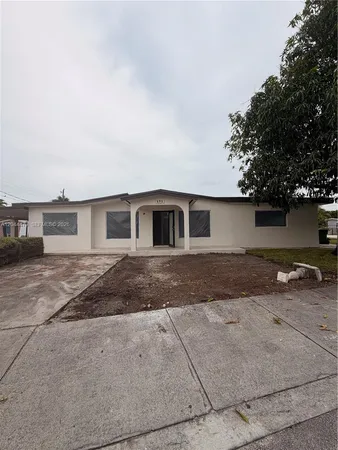 $800,000 | 191 Southeast 6th Avenue, Hialeah, FL 33010