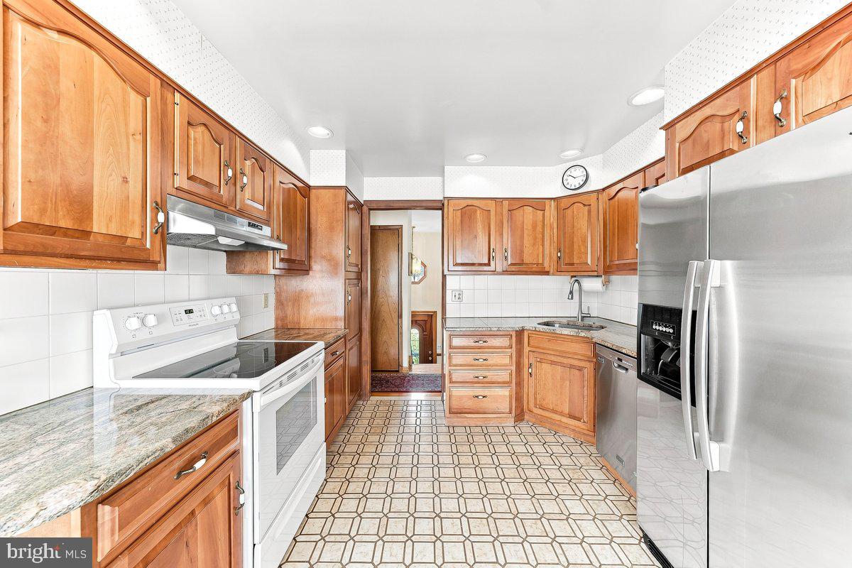 402 Farmhouse Road Downingtown, PA 19335 - Photo 15 of 39 Gallery Image 15