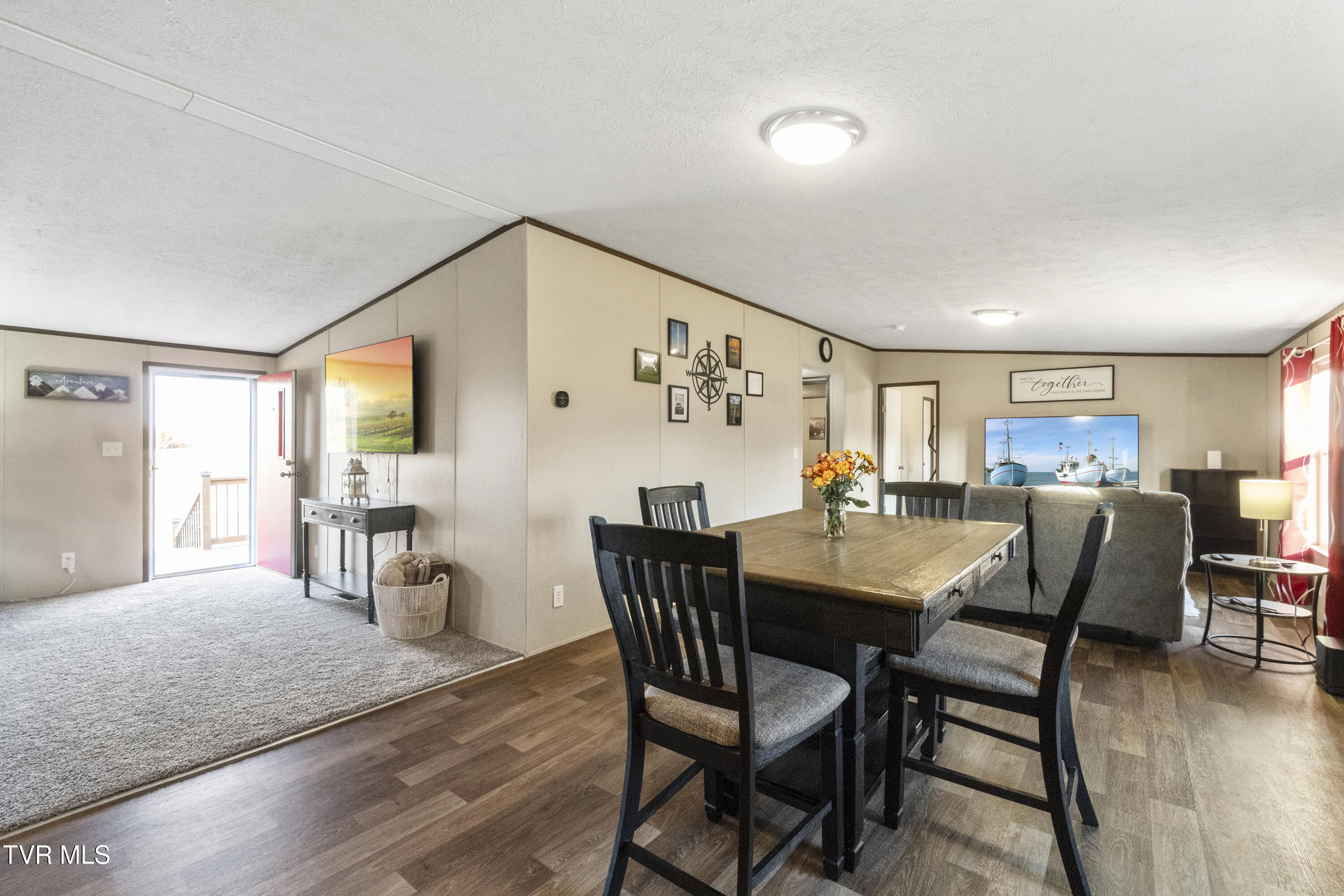 3620 Sunnydale Road Greeneville, TN 37743 - Photo 12 of 53 Dining Room/Den/Living Room