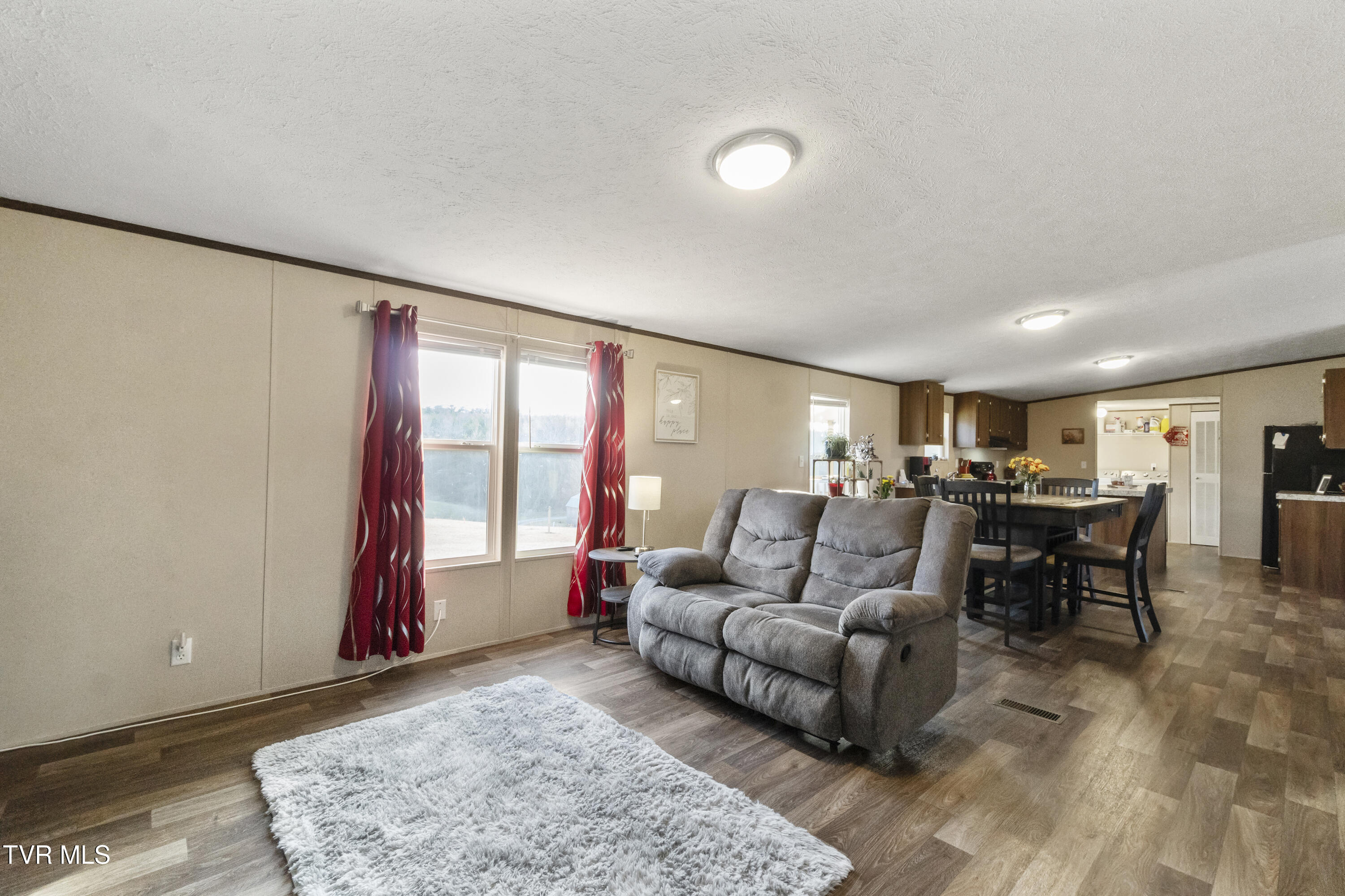 3620 Sunnydale Road Greeneville, TN 37743 - Photo 14 of 53 Den/Dining Room/Kitchen