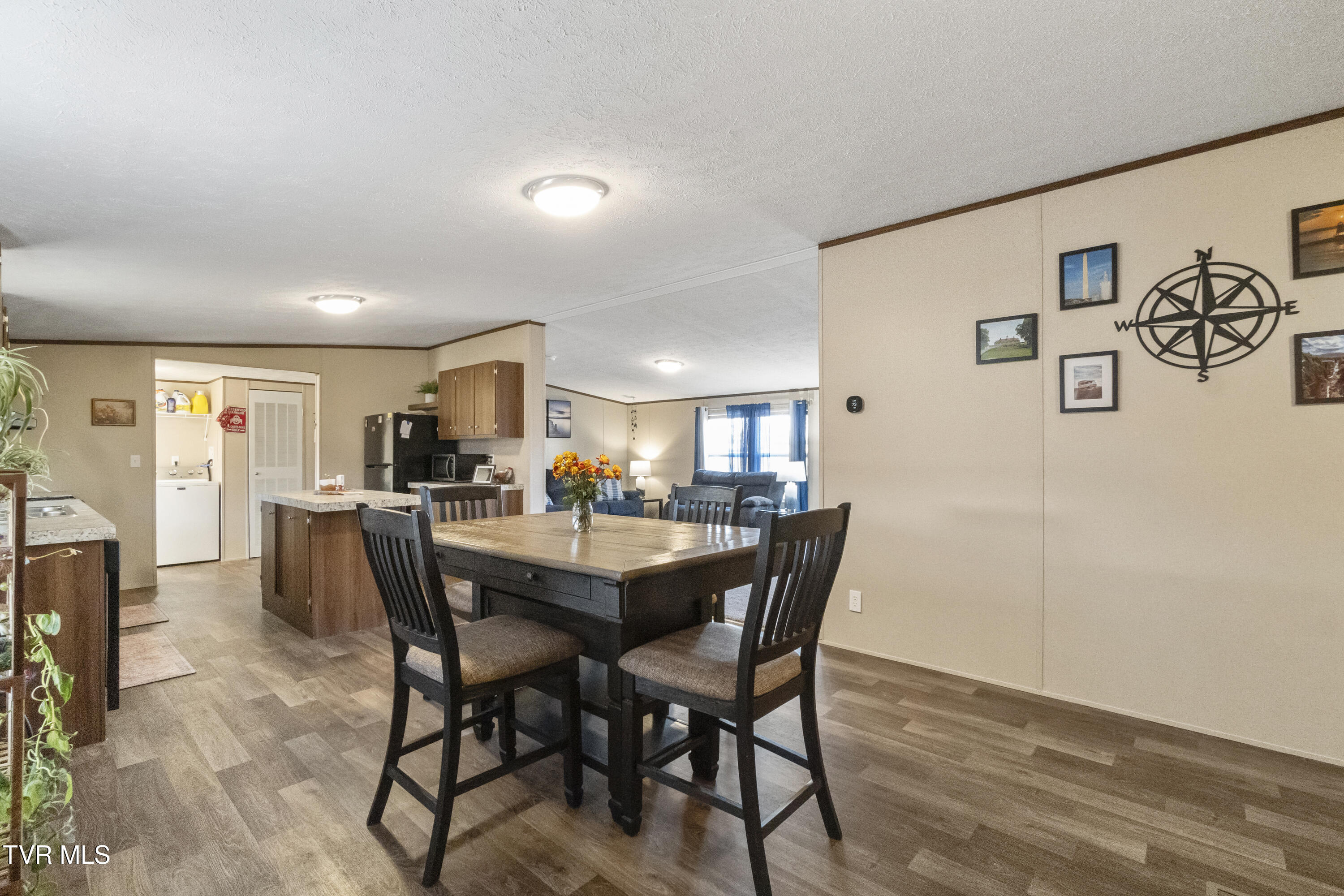 3620 Sunnydale Road Greeneville, TN 37743 - Photo 17 of 53 Dining Room/Kitchen