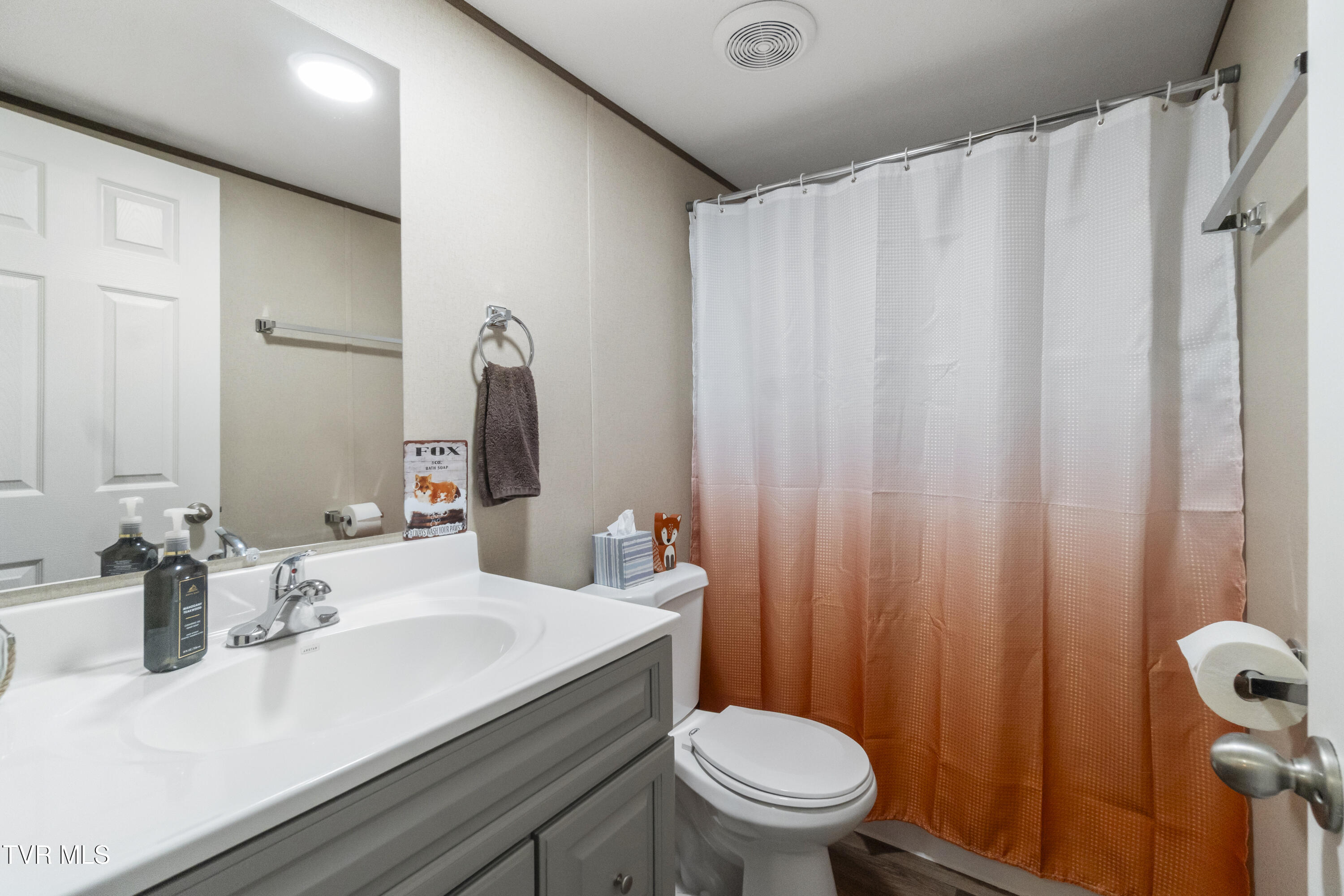 3620 Sunnydale Road Greeneville, TN 37743 - Photo 29 of 53 2nd Bathroom