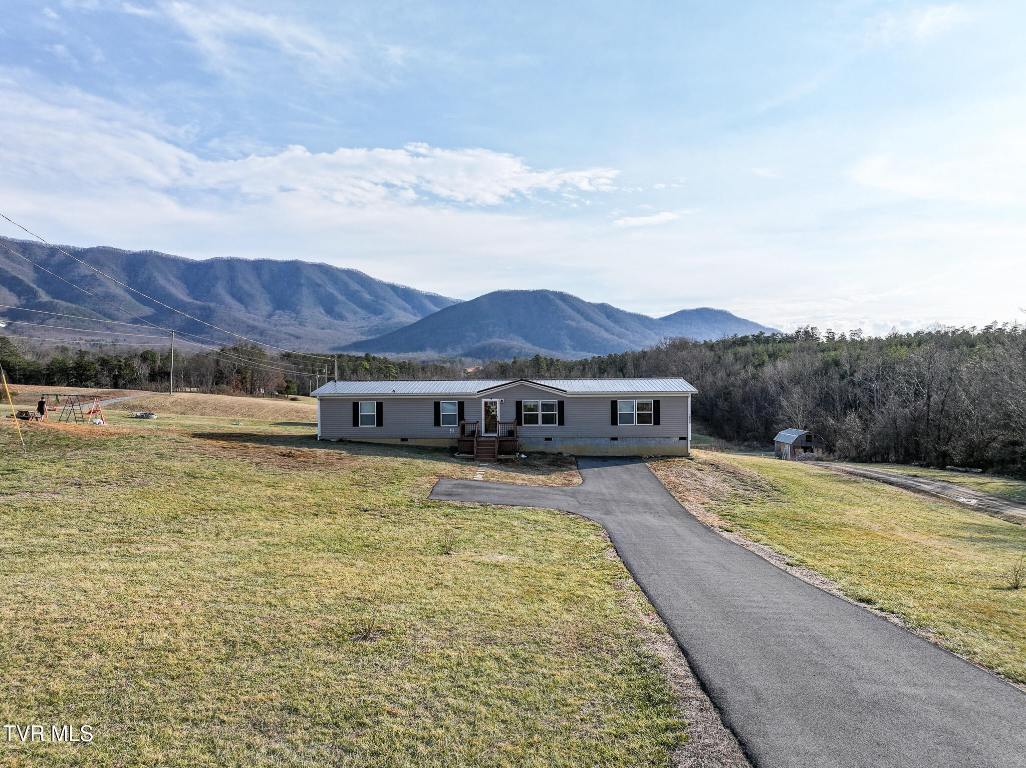 3620 Sunnydale Road Greeneville, TN 37743 - Photo 36 of 53 Exterior Front With Mountain Views