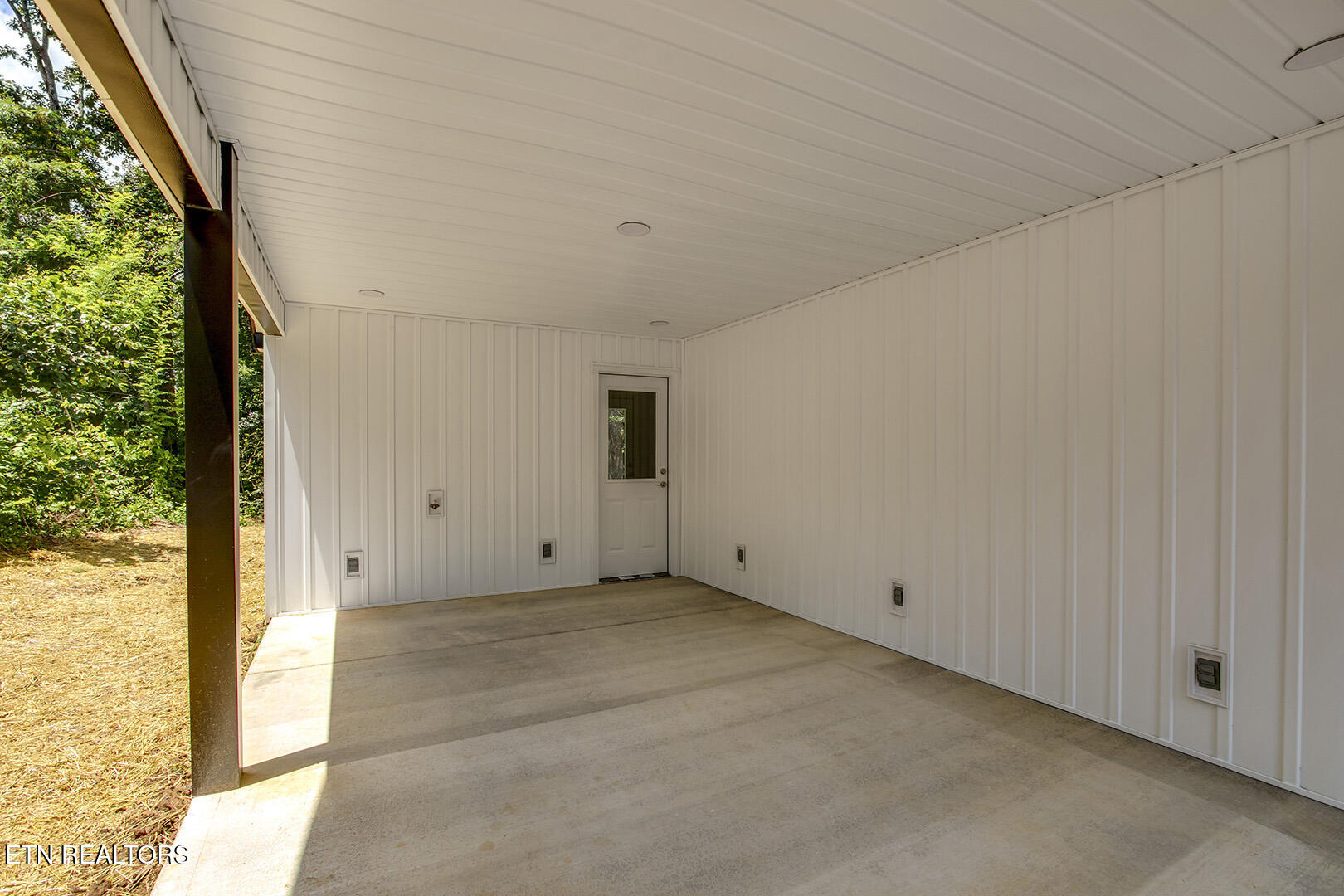 181 Lakeshore Lane Decatur, TN 37322 - Photo 21 of 43 21_LakeshoreLane_181_Carport02