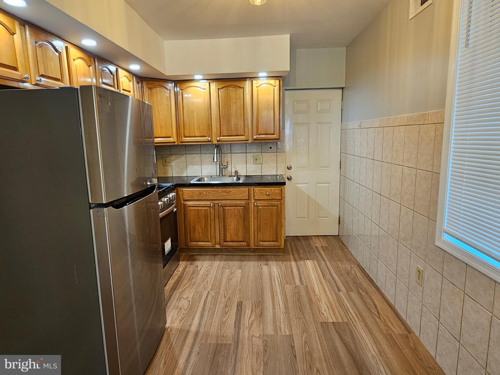 1922 Tasker Street Philadelphia, PA 19145 - Photo 13 of 37 eat-in kitchen