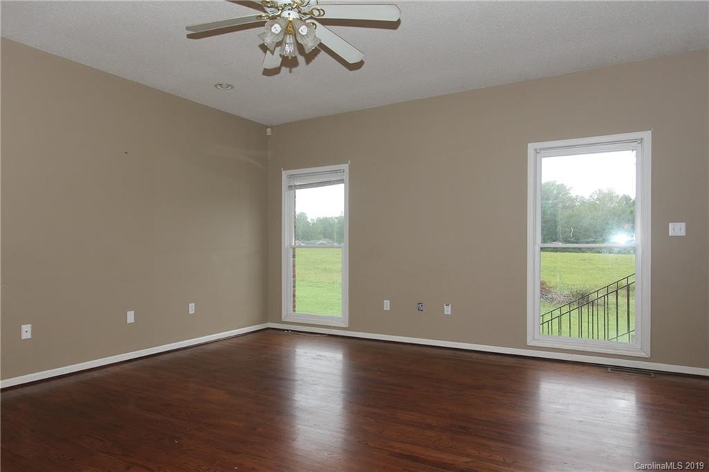 2393 Southbend Road Clover, SC 29710 - Photo 5 of 21 Gallery Image 5