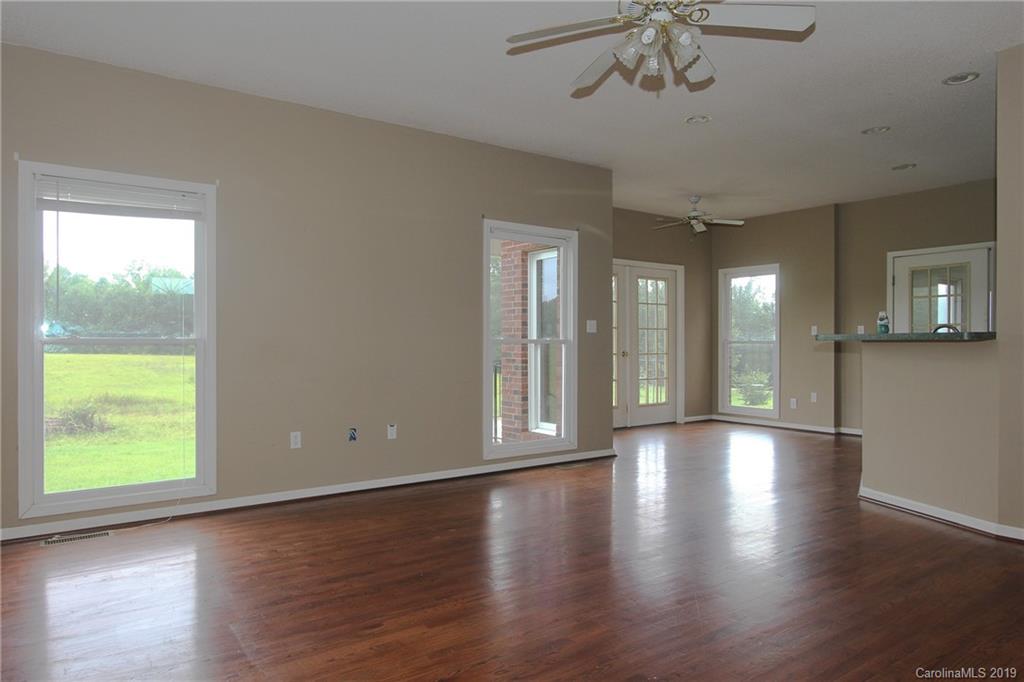 2393 Southbend Road Clover, SC 29710 - Photo 6 of 21 Gallery Image 6