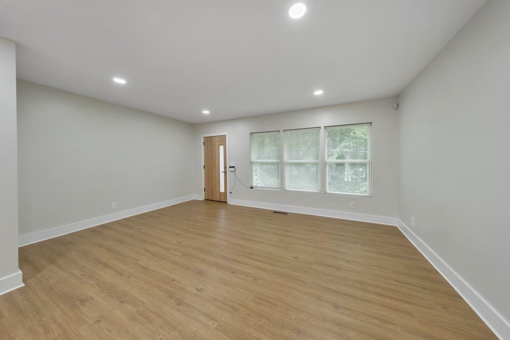 1346 Wichita Drive Southwest Atlanta, GA 30311 - Photo 3 of 32