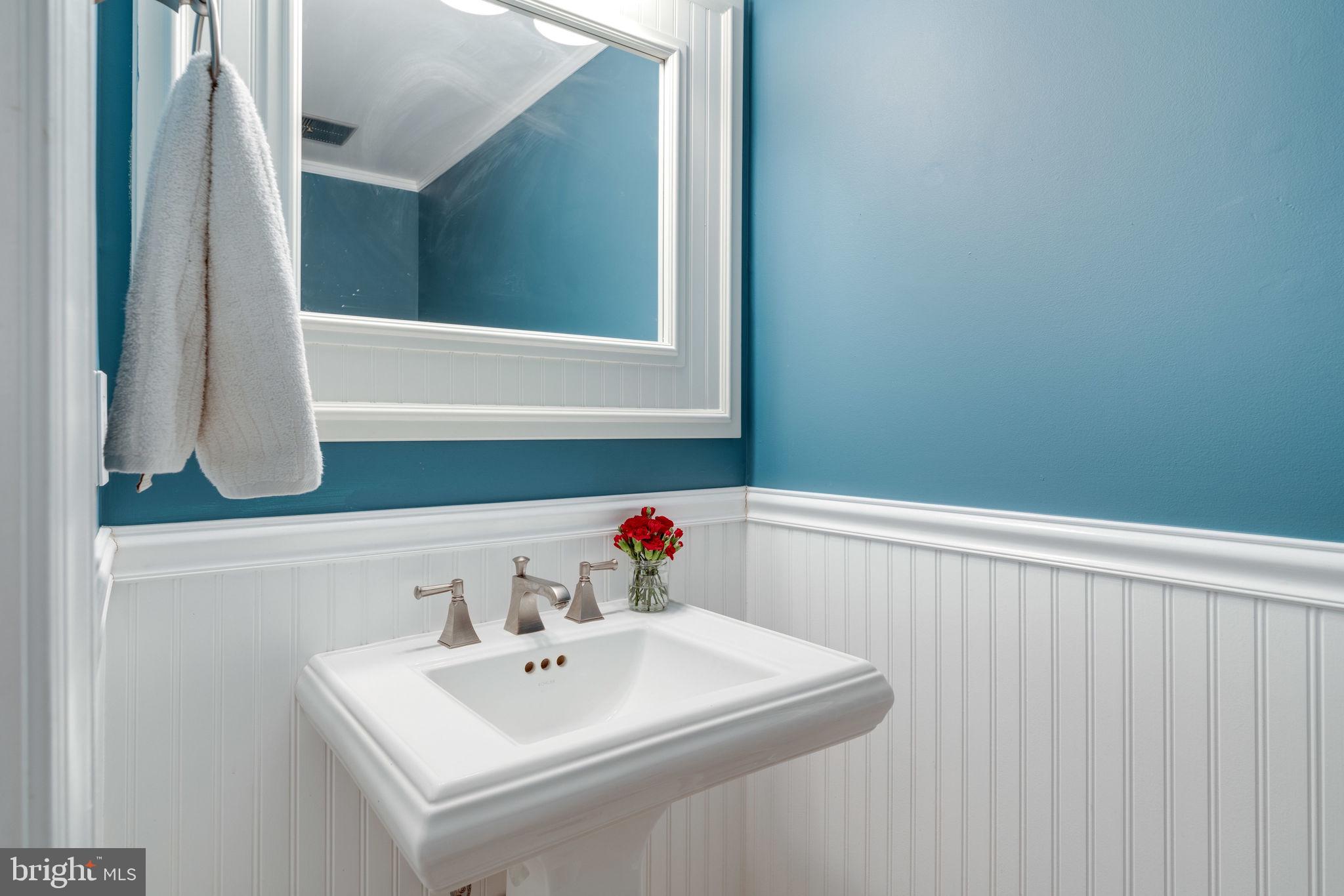 6253 Rathlin Drive Springfield, VA 22152 - Photo 13 of 29 Main level powder room