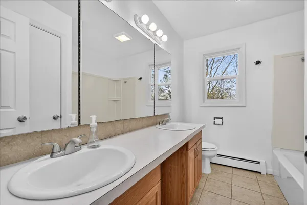 $279,900 | 210 Chanticleer Trail, Lansing, MI 48917