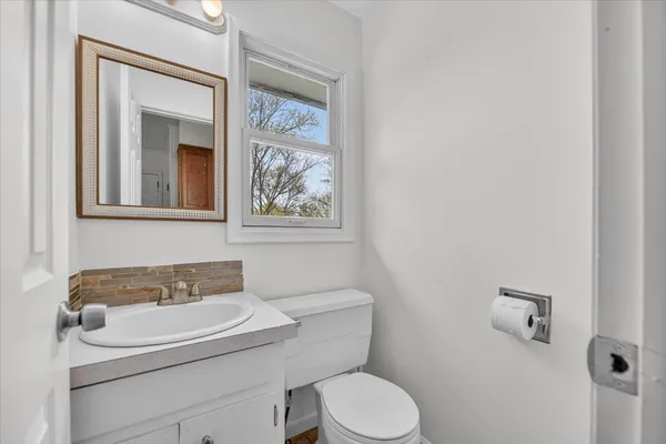 $279,900 | 210 Chanticleer Trail, Lansing, MI 48917