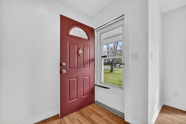 $279,900 | 210 Chanticleer Trail, Lansing, MI 48917