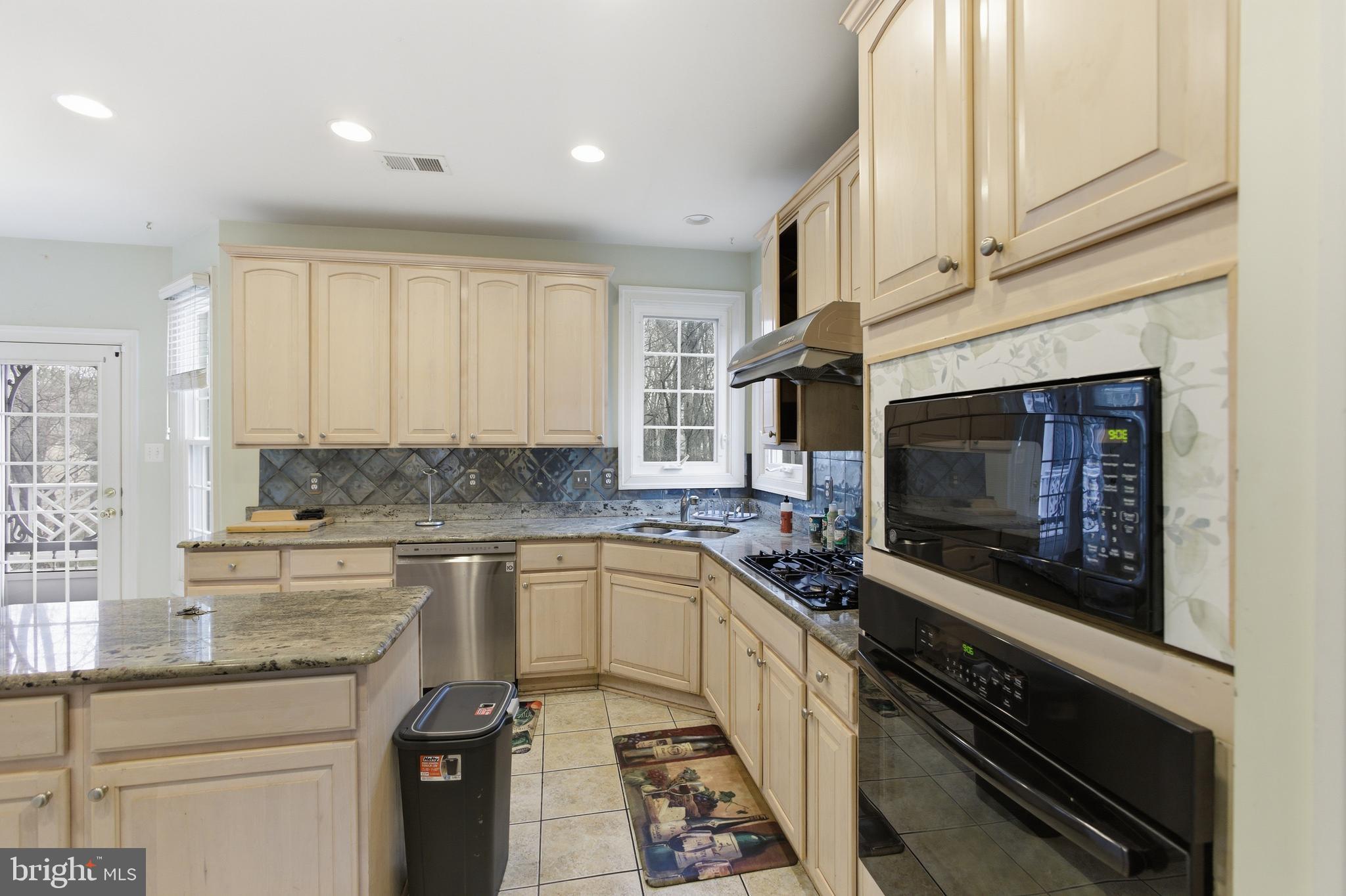 2928 Marlow Farm Terrace Silver Spring, MD 20904 - Photo 9 of 40