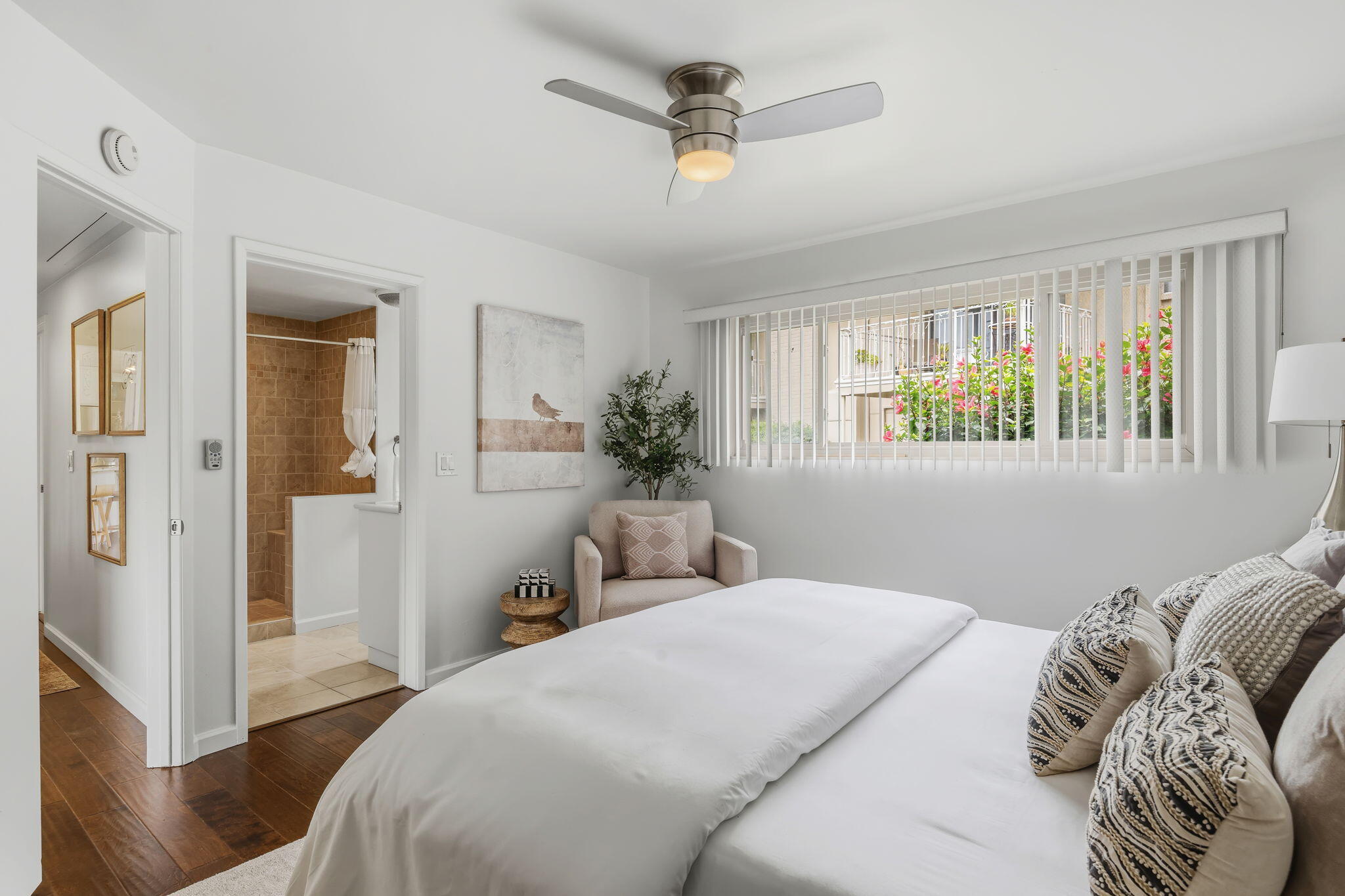 5950 Encina Road, Unit 2 Goleta, CA 93117 - Photo 19 of 37 19-Primary Bedroom