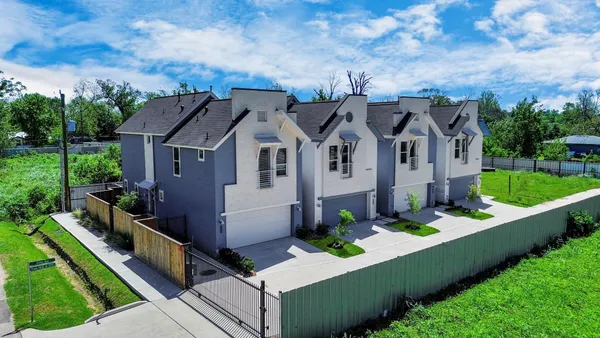 $2,200 | 1047 Glenn Avenue, Houston, TX 77088
