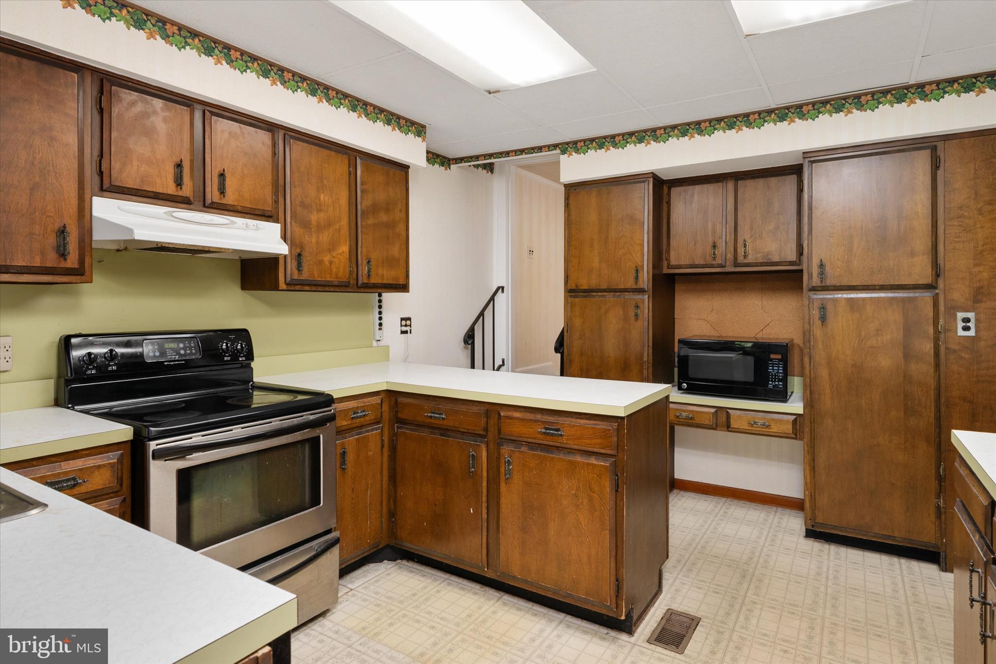 818 Annapolis Road Gambrills, MD 21054 - Photo 12 of 29 Kitchen