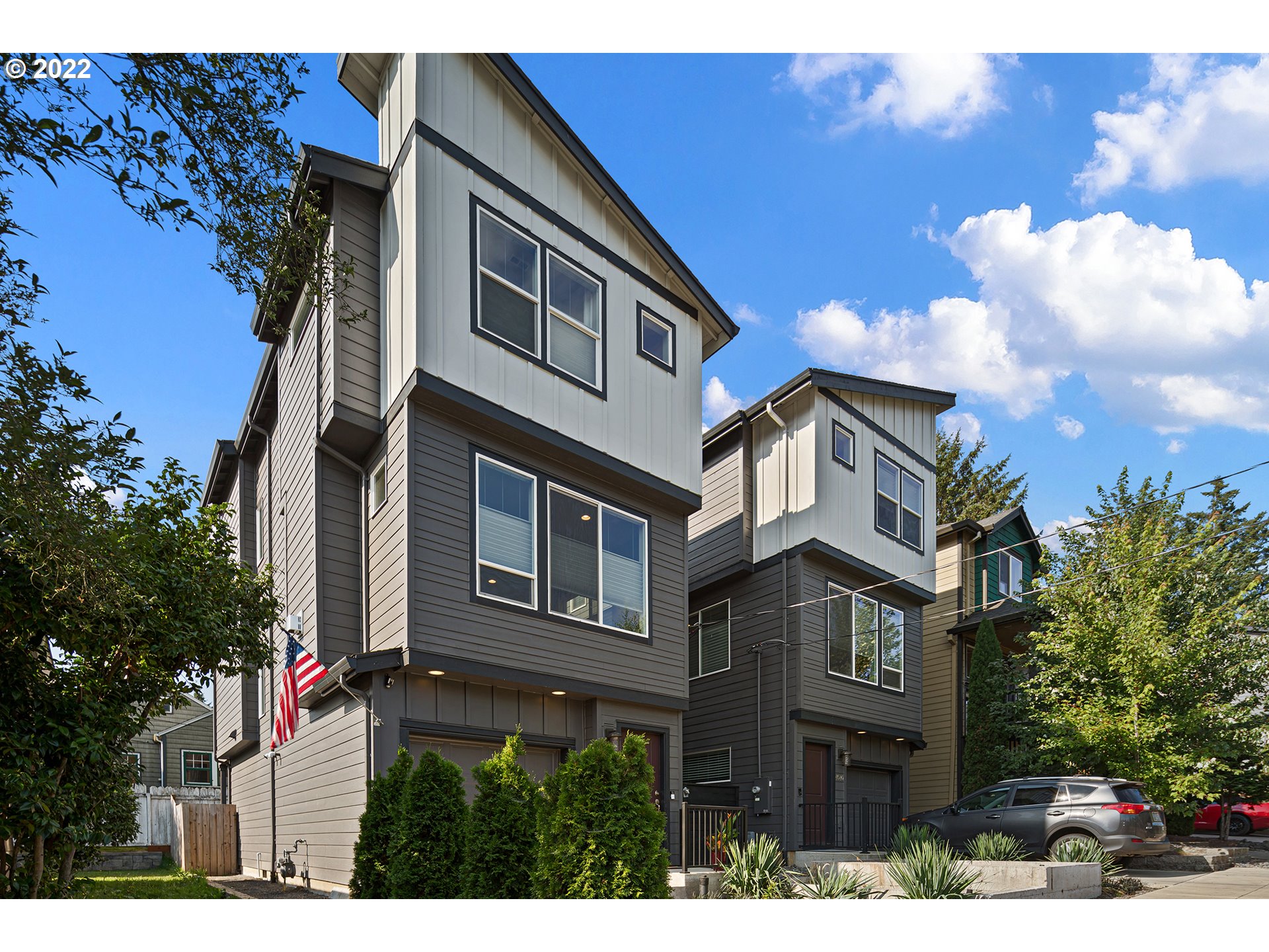 4530 Southwest Luradel Street Portland, OR 97219 - Photo 1 of 32 Gallery Image 1