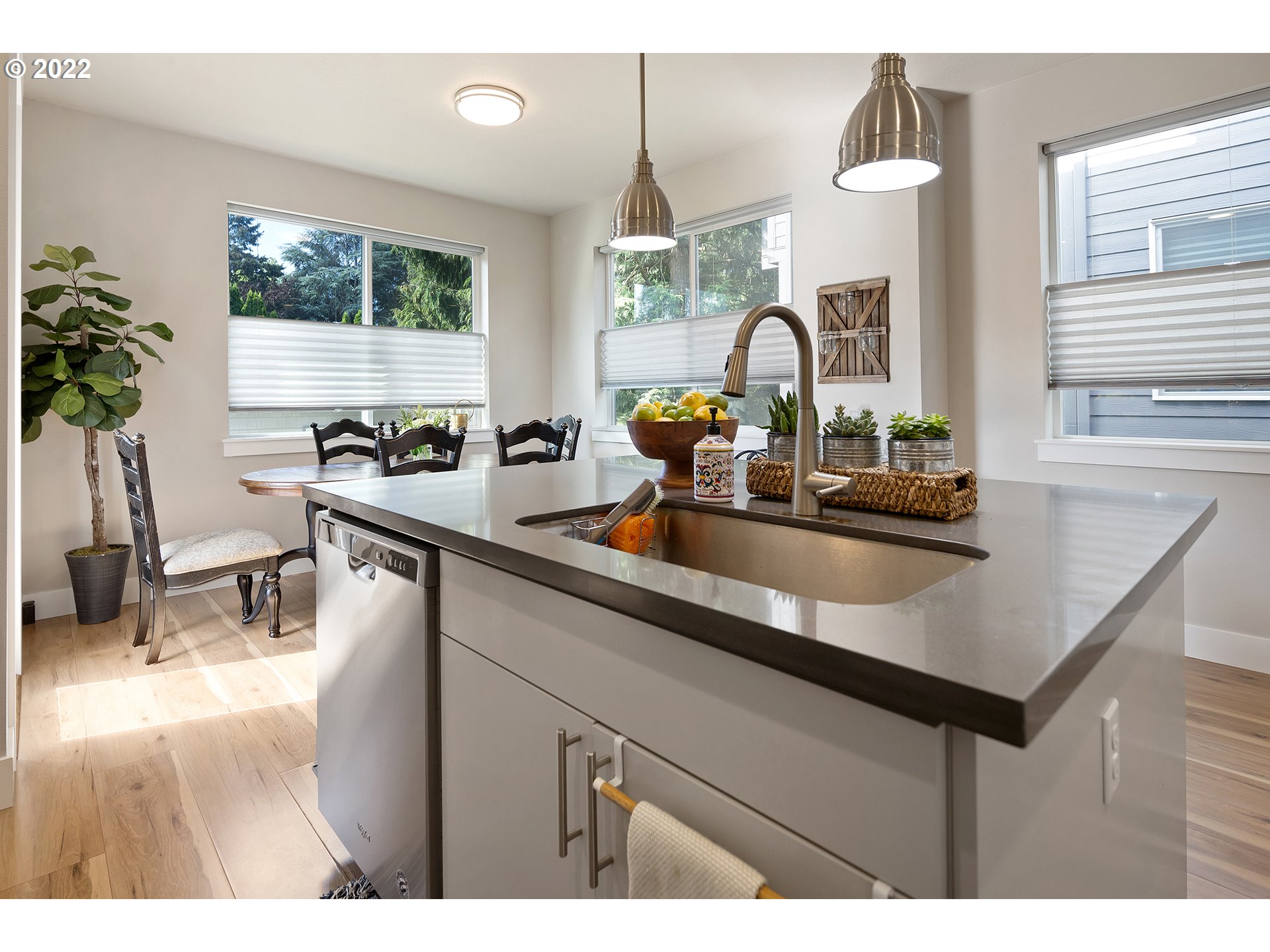 4530 Southwest Luradel Street Portland, OR 97219 - Photo 16 of 32 Gallery Image 16